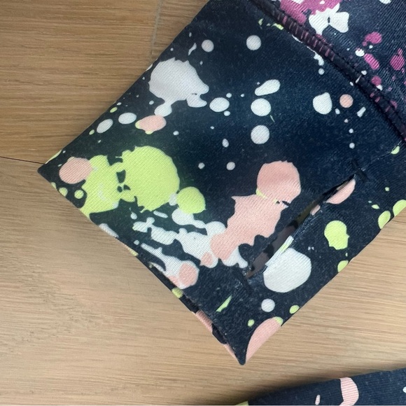 Girls compression shirt size 10-12 - Picture 3 of 7